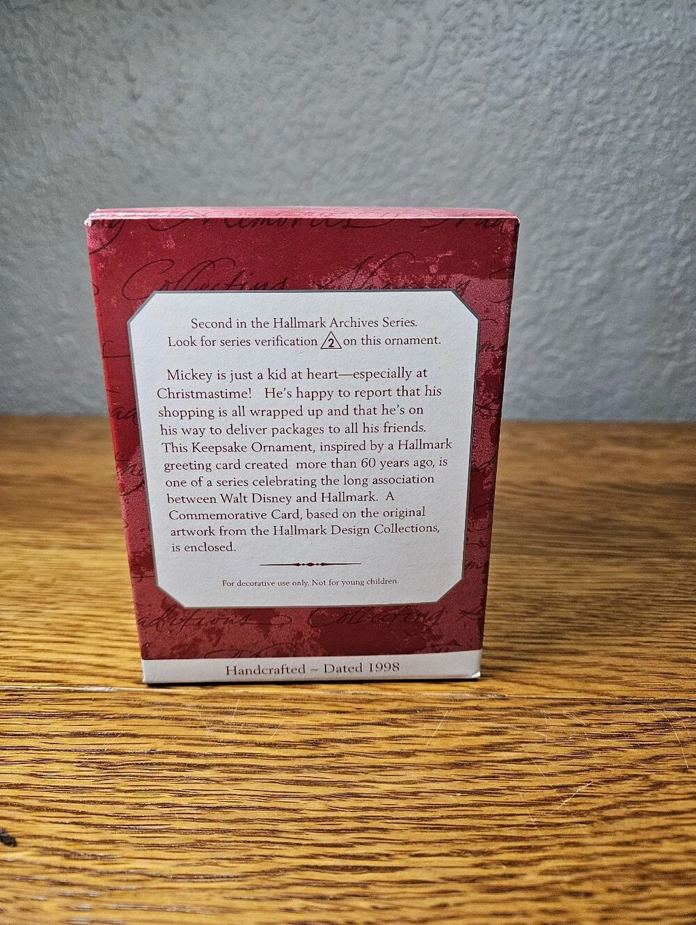 Hallmark Keepsake Mickey Ready For Christmas 1998